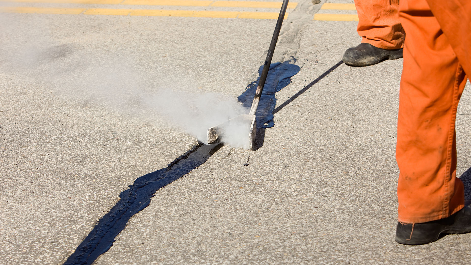 Asphalt Crack Sealing Contractor Near Me